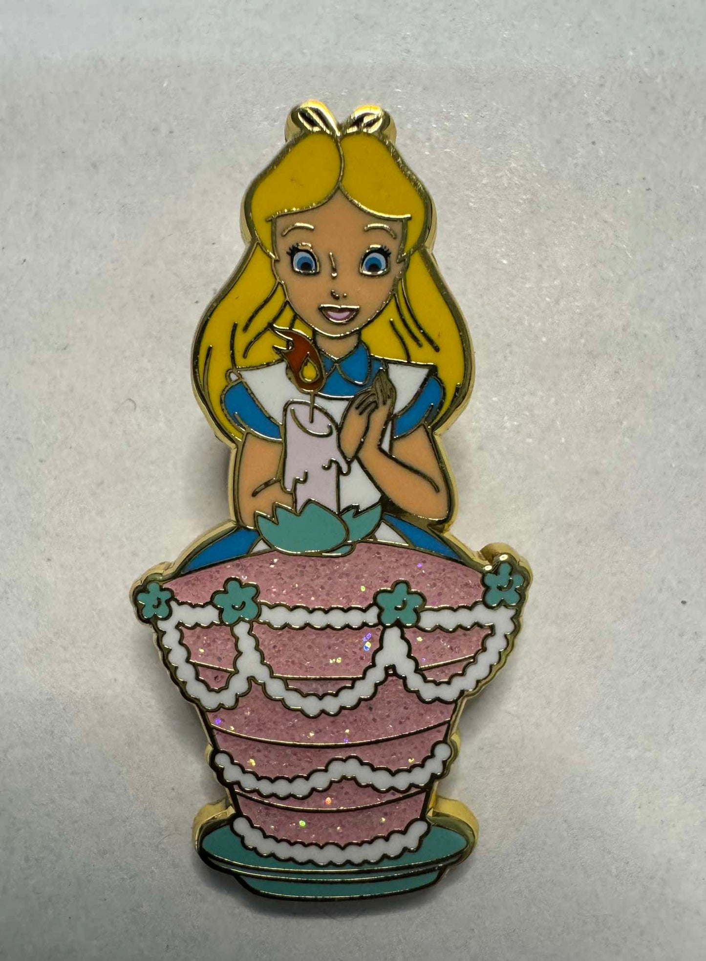 Loungefly Alice im Wunderland Pin