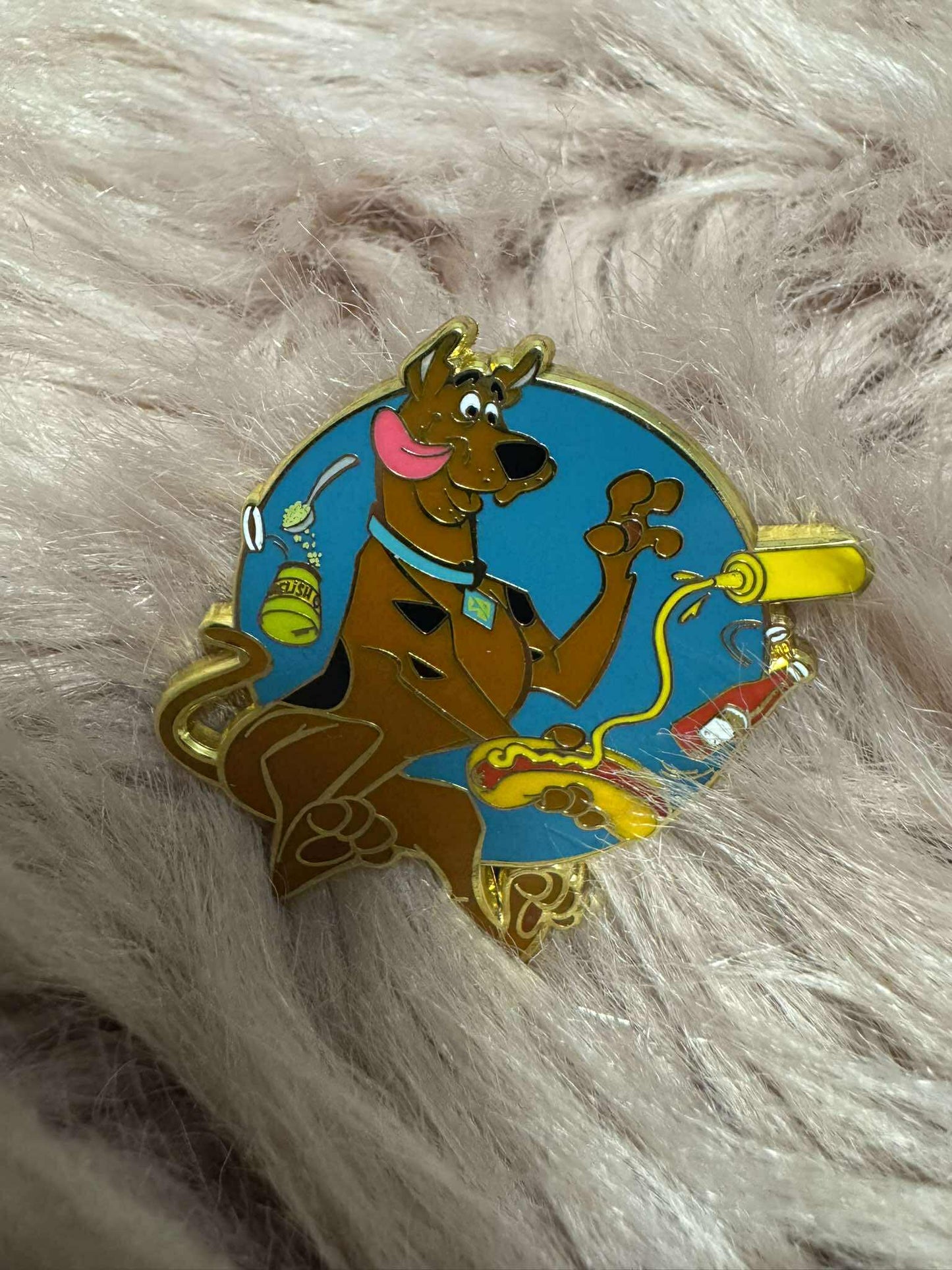 Scooby Doo Loungefly Pin