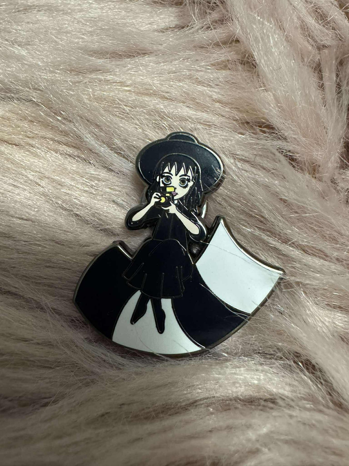 Beetlejuice by Loungefly Ansteck-Pins Sandworm Puzzle
